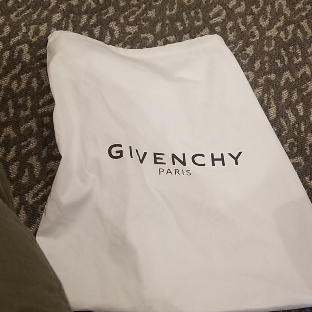 Givenchy bag - Picture 8 of 9
